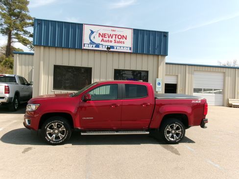 Used 2019 Chevrolet Colorado Z71 image 2