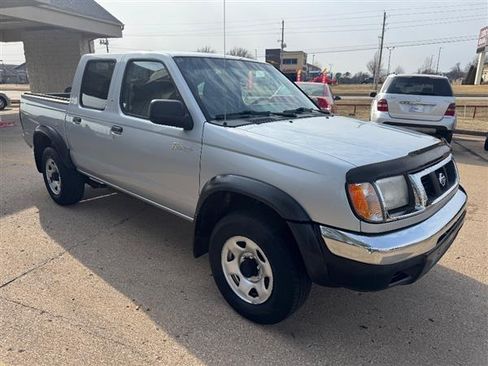 Used 2000 Nissan Frontier SE image 6
