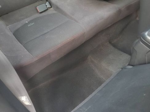 Used 2013 Dodge Challenger SXT image 8