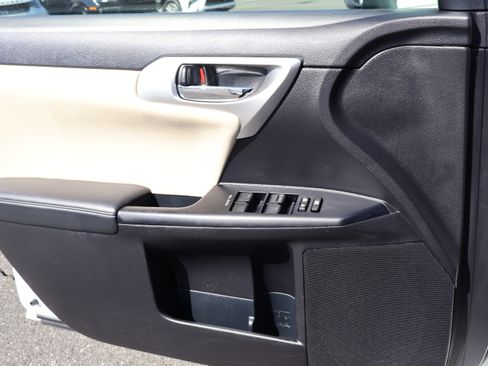 Used 2013 Lexus CT 200h image 20