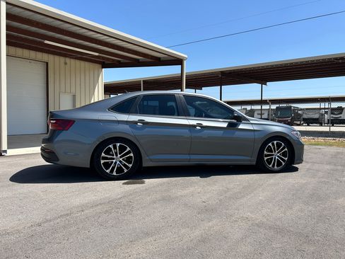 Used 2022 Volkswagen Jetta Sport FWD image 6