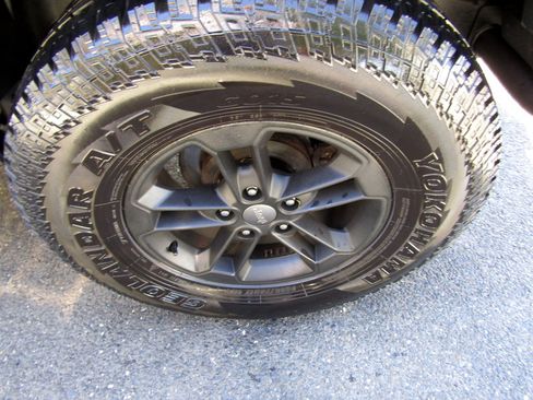 Used 2017 Jeep Wrangler Unlimited image 10