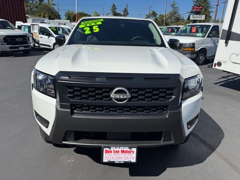 Used 2025 Nissan Frontier S image 31