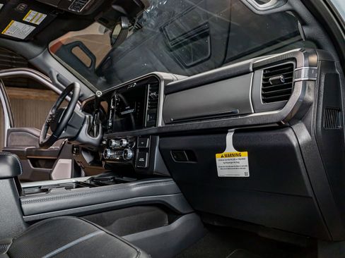 Used 2025 Ford F350 Platinum image 19