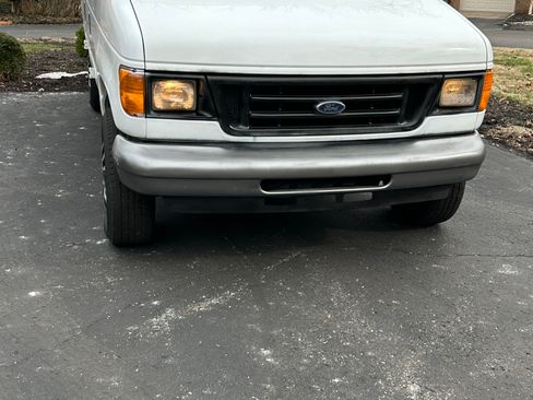 Used 2006 Ford E-250 and Econoline 250 image 3