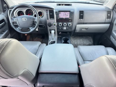 Used 2010 Toyota Sequoia Limited image 28