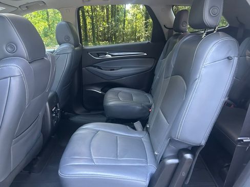 Used 2018 Buick Enclave FWD Premium image 23