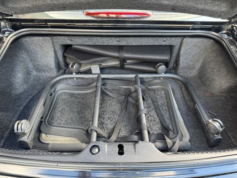 Used 2003 Ford Thunderbird image 9