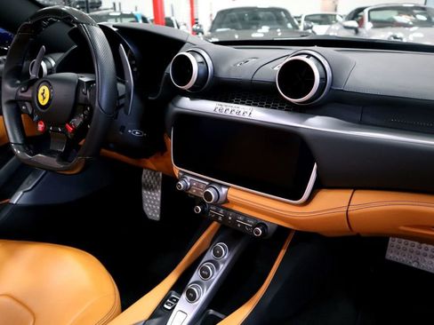 Used 2020 Ferrari Portofino image 31