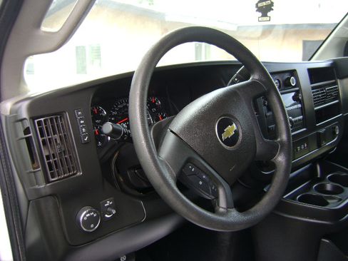 Used 2020 Chevrolet Express 3500 LS Extended Passenger RWD image 9