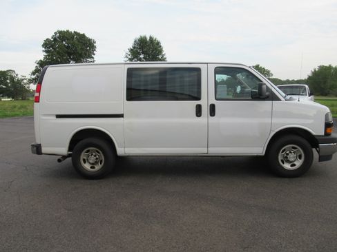 Used 2021 Chevrolet Express 2500 UNAVAIL RWD image 5