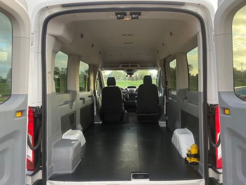 Used 2015 Ford Transit 150 XLT image 8