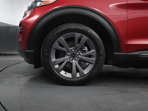 Used 2022 Ford Explorer XLT image 9