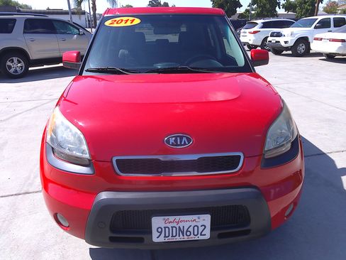 Used 2011 Kia Soul + image 5