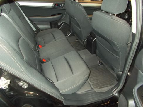Used 2016 Subaru Legacy 2.5i Premium image 15