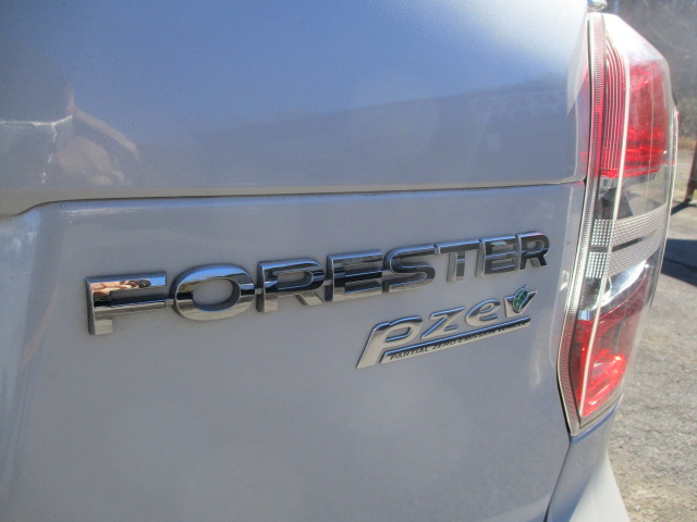 Used 2015 Subaru Forester 2.5i Limited AWD/4WD image 13