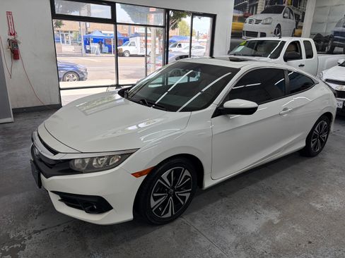 Used 2017 Honda Civic EX-T Coupe image 2