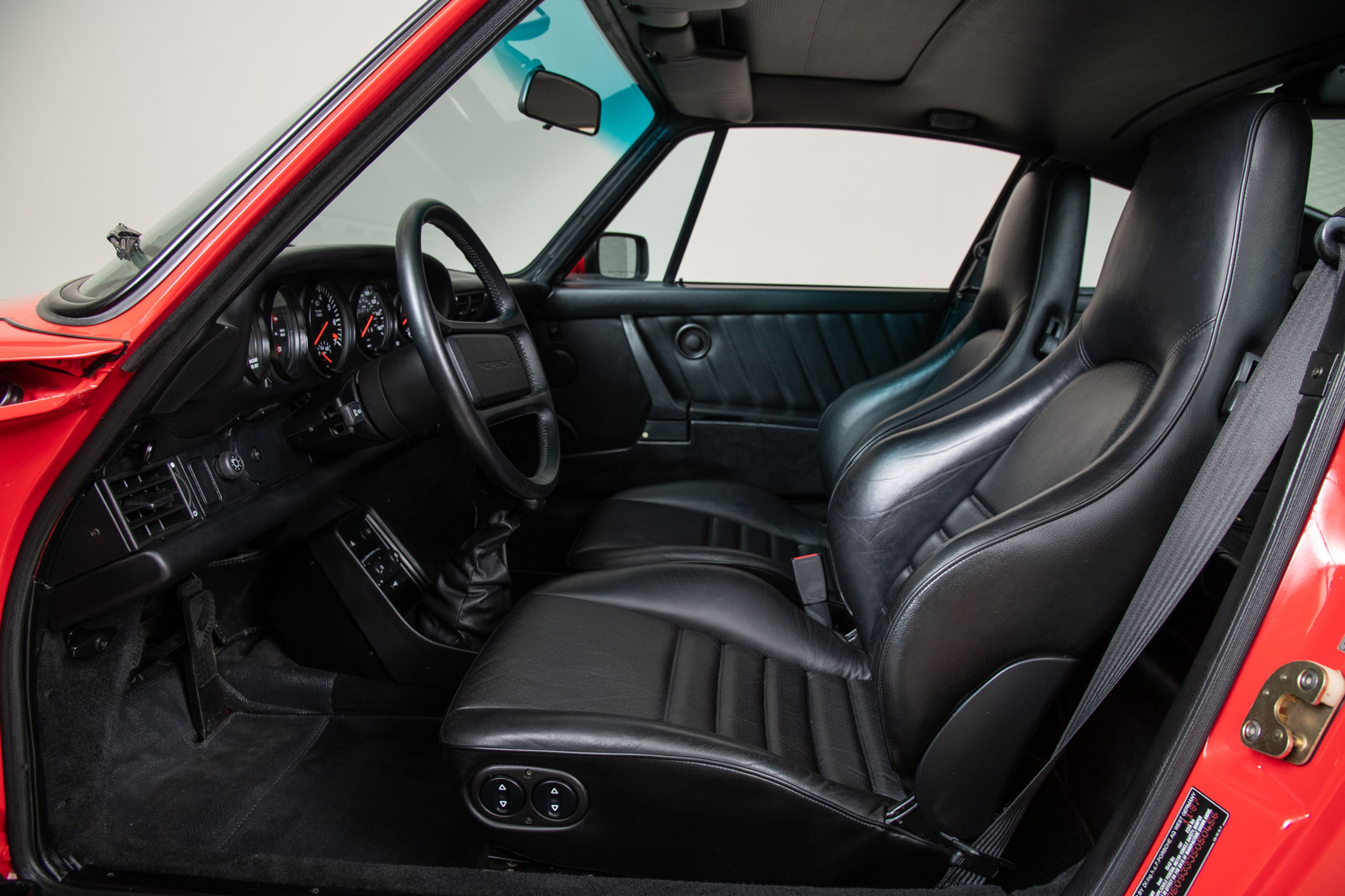 Used 1988 Porsche 911 Turbo Coupe RWD image 17
