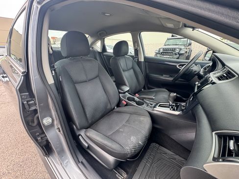 Used 2019 Nissan Sentra SR image 18