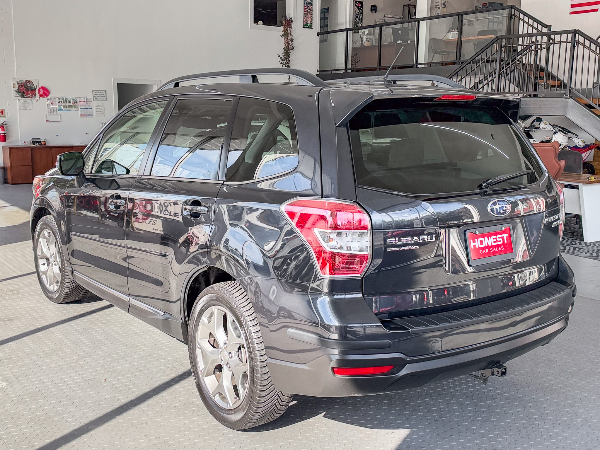Used 2015 Subaru Forester 2.5i Touring AWD/4WD image 6