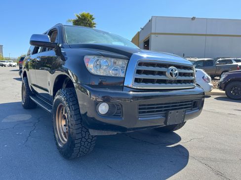 Used 2015 Toyota Sequoia Platinum image 12