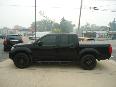 Used 2015 Nissan Frontier 4x4 Crew Cab SV image 13