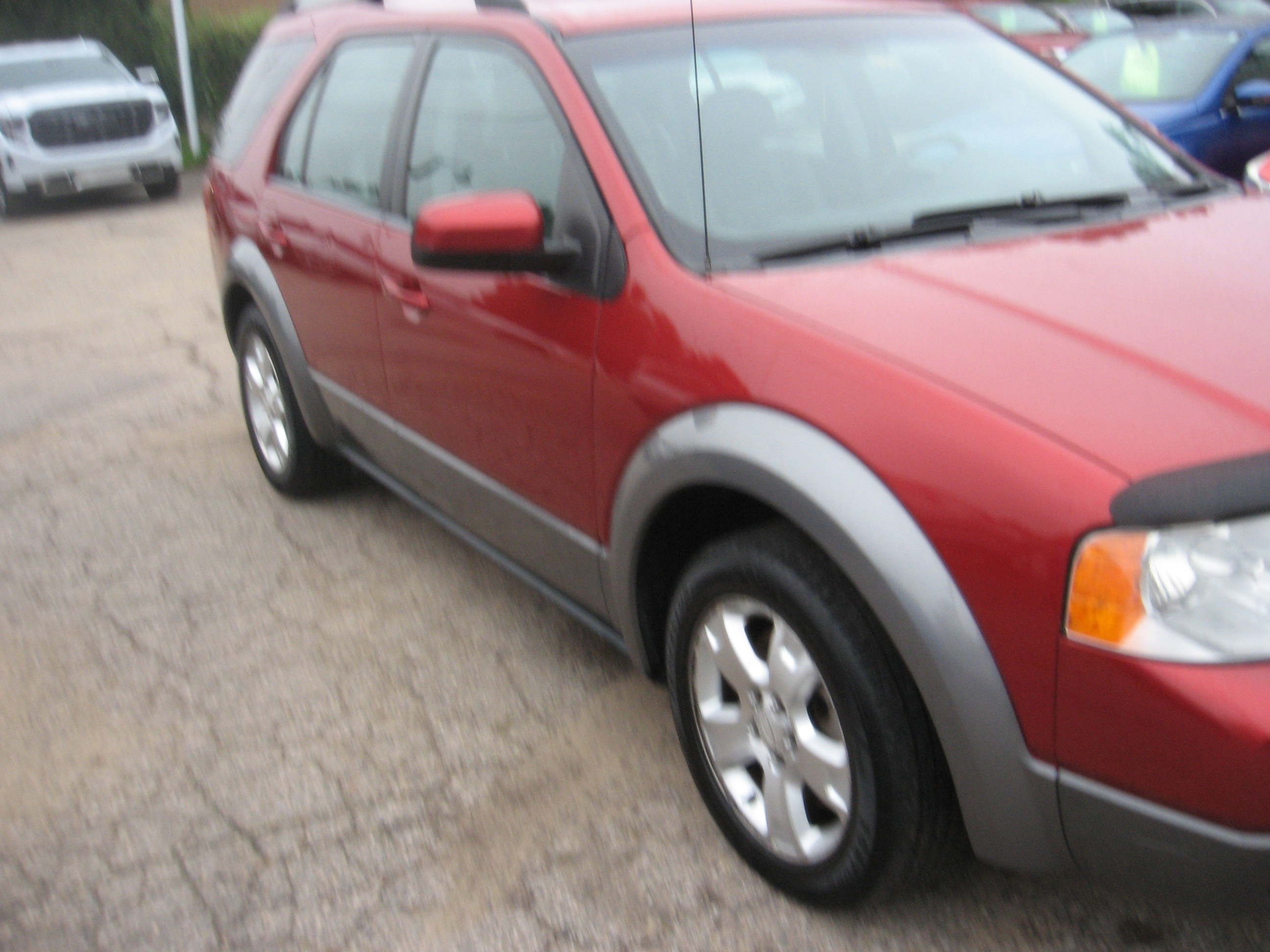 Used 2006 Ford Freestyle SEL FWD image 3