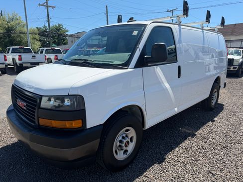 Used 2022 GMC Savana 2500 UNAVAIL RWD image 1