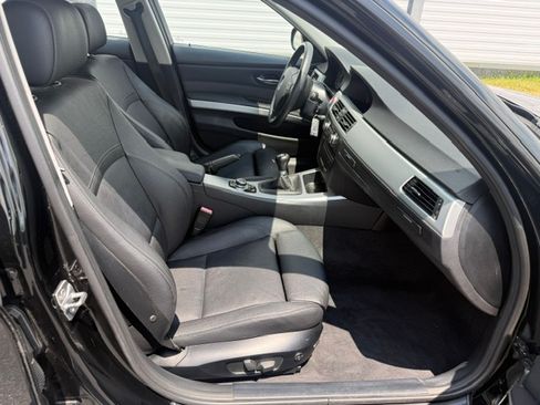 Used 2011 BMW 328i xDrive Sedan AWD/4WD image 10