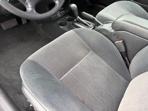 Used 2005 Chrysler Sebring Touring image 68