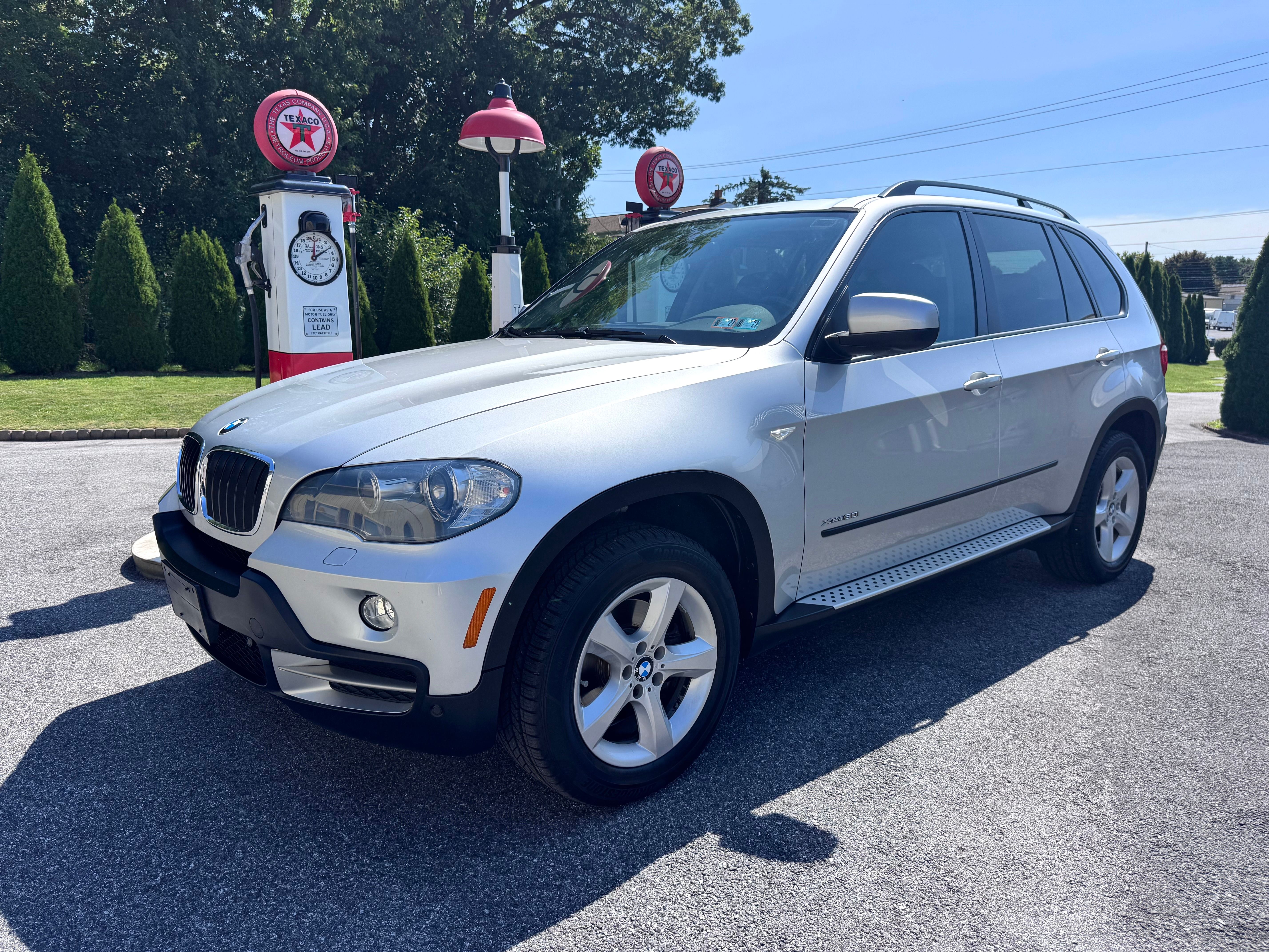 Used 2010 BMW X5 xDrive30i AWD/4WD image 1