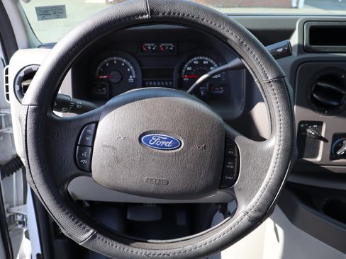 Used 2019 Ford E-350 and Econoline 350 Super Duty RWD image 13