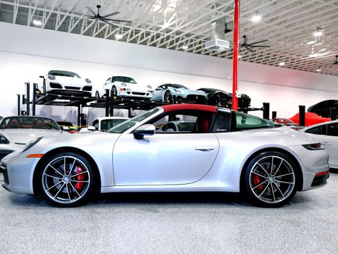 Used 2021 Porsche 911 Targa 4S AWD/4WD image 3