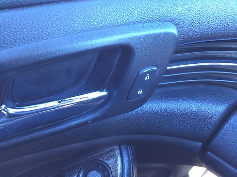 Used 2016 Chevrolet Malibu LT image 22