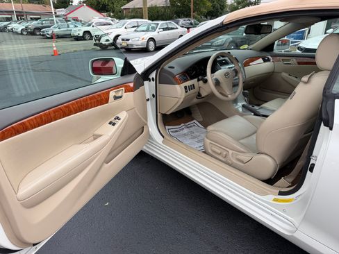 Used 2007 Toyota Solara SLE Convertible FWD image 2