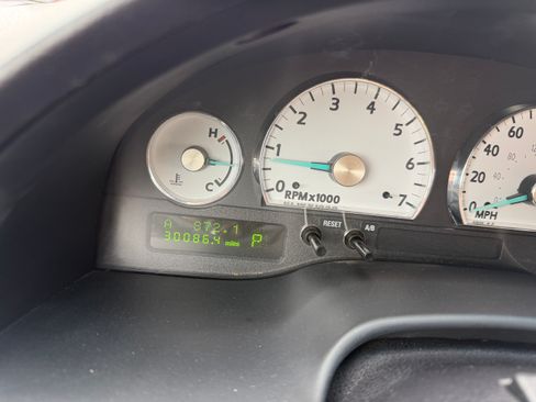 Used 2005 Ford Thunderbird 50th Anniversary image 9