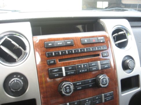 Used 2010 Ford F150 4x4 SuperCrew image 11