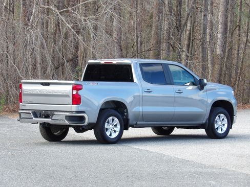 Used 2025 Chevrolet Silverado 1500 LT image 9