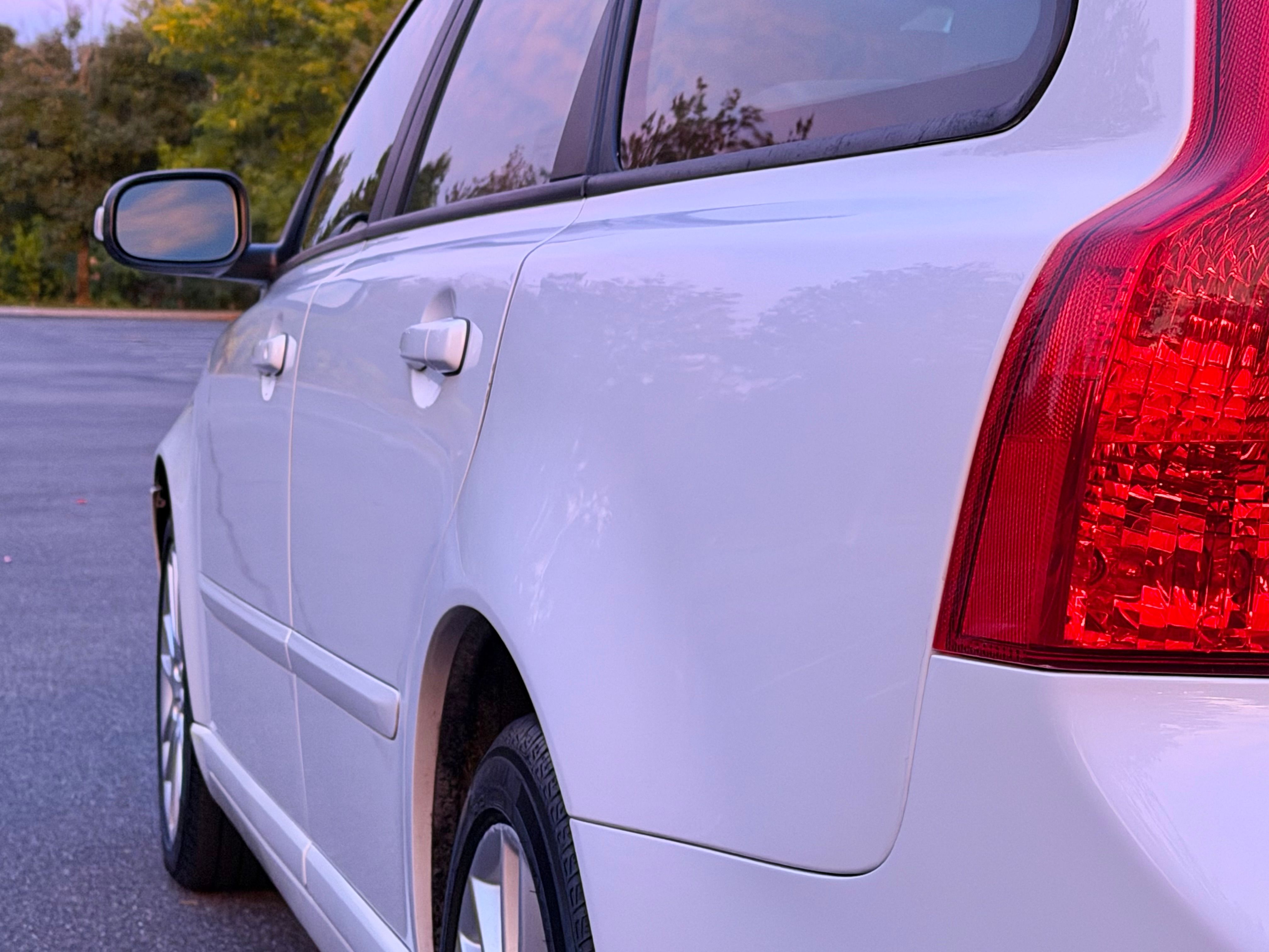 Used 2011 Volvo V50 T5 FWD image 16