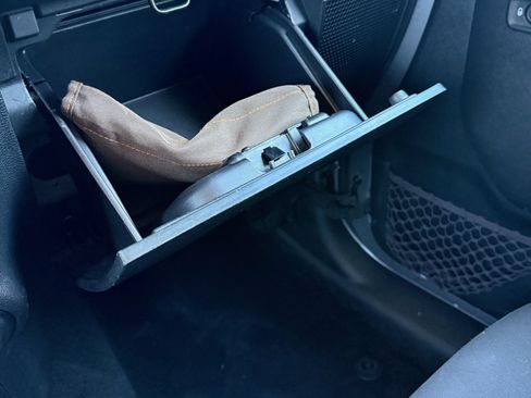 Used 2018 Jeep Wrangler Unlimited Sport image 13