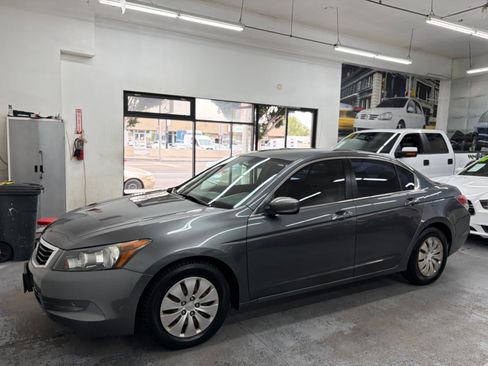 Used 2009 Honda Accord LX Sedan image 2