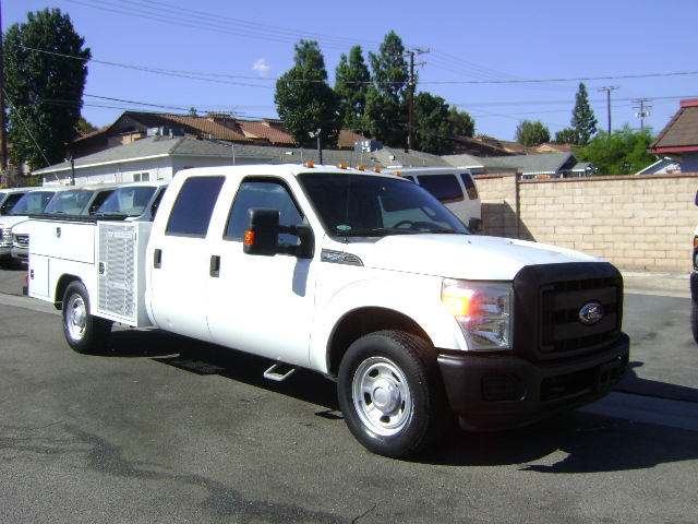 Used 2011 Ford F350 2WD Crew Cab Super Duty image 3