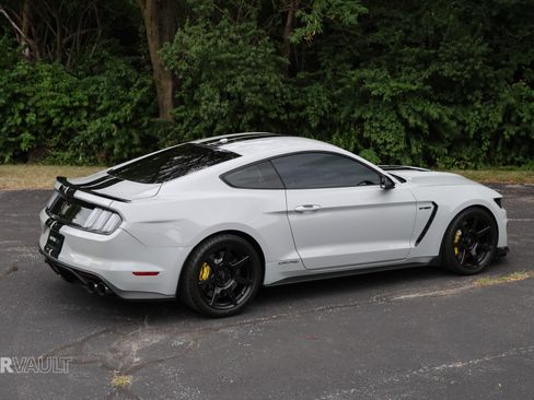 Used 2016 Ford Mustang Shelby GT350 image 8