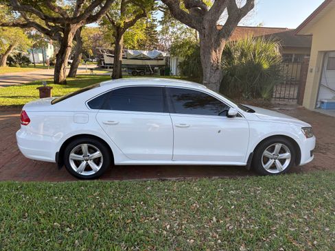 Used 2013 Volkswagen Passat 2.5 SE image 3