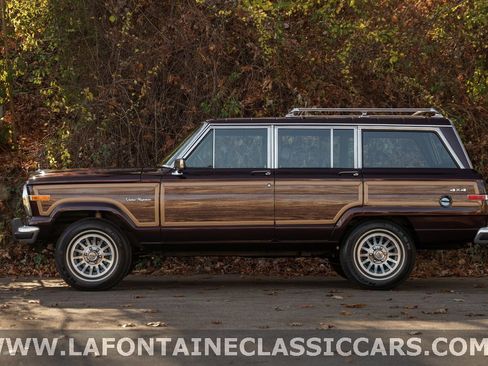Used 1991 Jeep Grand Wagoneer image 4