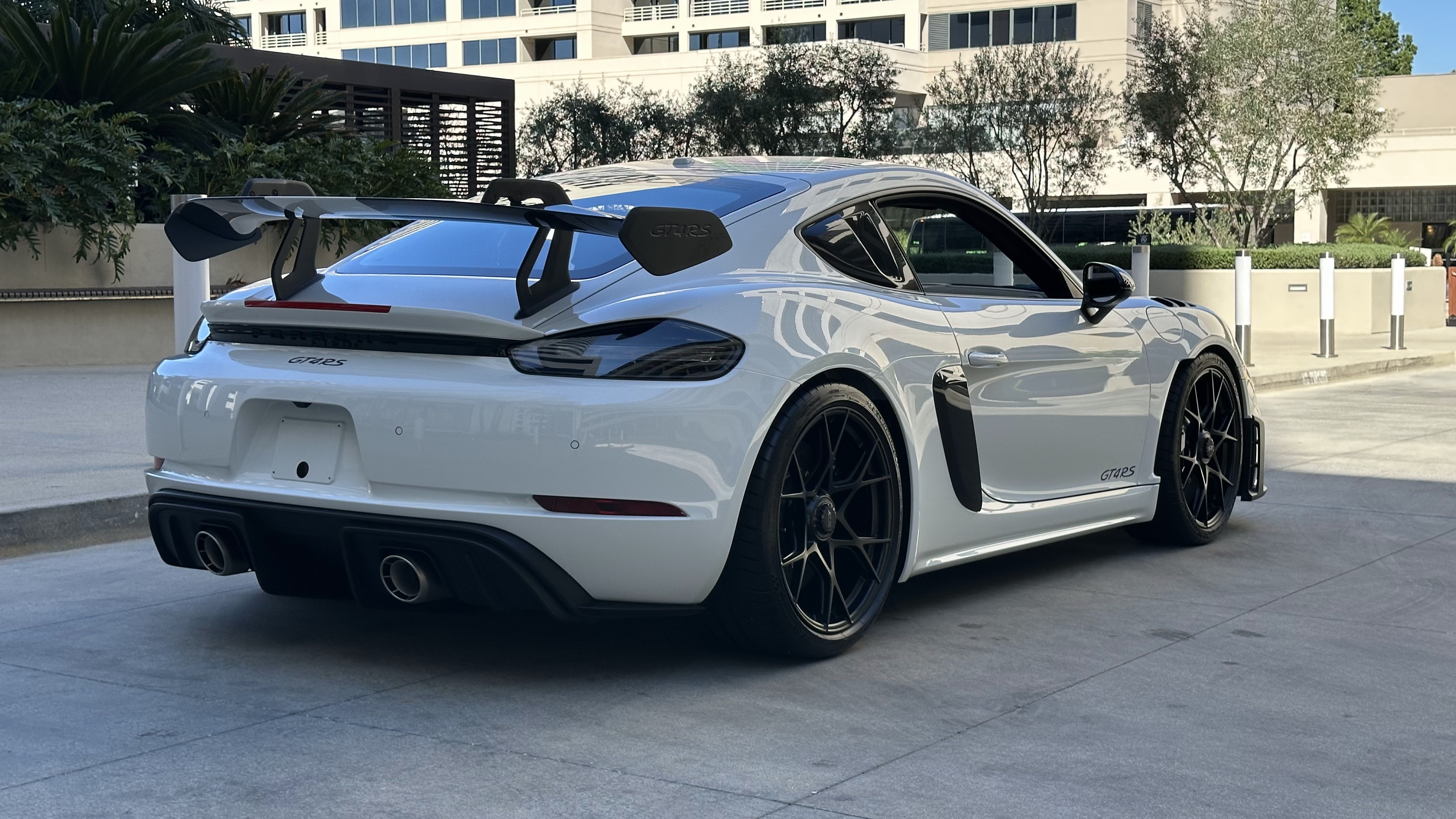 Used 2024 Porsche 718 Cayman GT4 RS RWD image 13