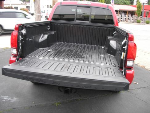 Used 2021 Toyota Tacoma SR image 8