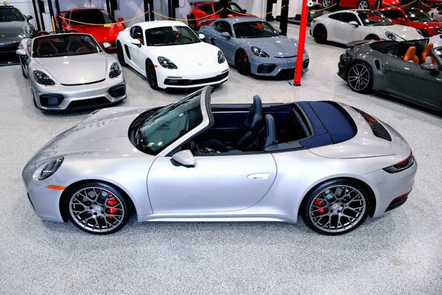 Used 2020 Porsche 911 Carrera 4S Cabriolet image 11