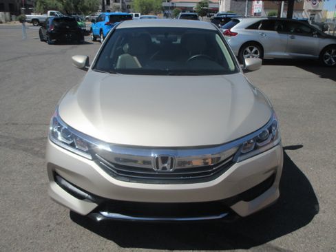 Used 2016 Honda Accord LX Sedan image 14