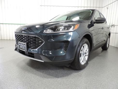 Used 2022 Ford Escape SE image 4